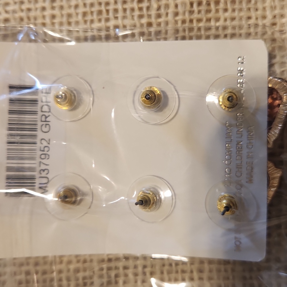 🔥3 For 10🔥 Mia Collection Red and Orange Earrings 3 Sets - Picture 2 of 2